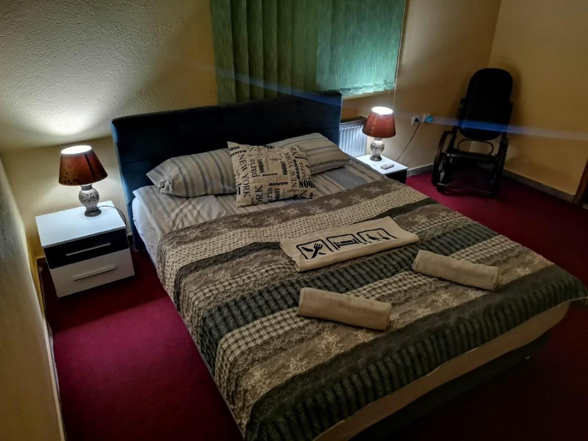 Apartman Nik-Rom Gradiska Bagian luar foto