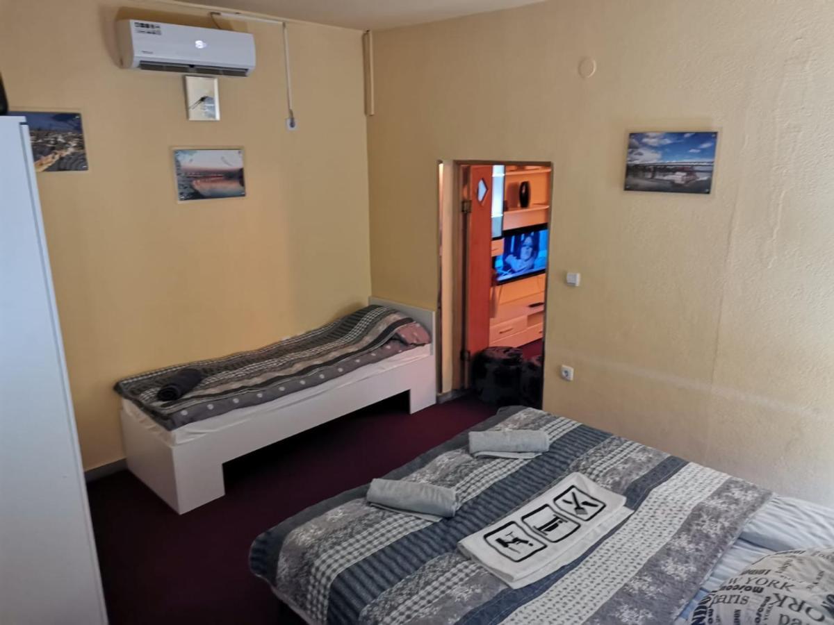 Apartman Nik-Rom Gradiska Bagian luar foto
